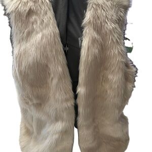 Women's Faux Fur Vest in Cream